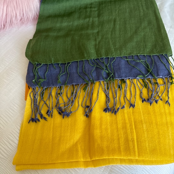 Scarf - Picture 2 of 3